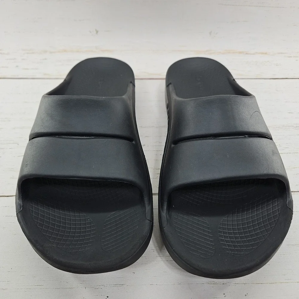 Oofos OOahh Mens Size 10 Black  Recovery Summer Slide Sandals Arch Support‎
